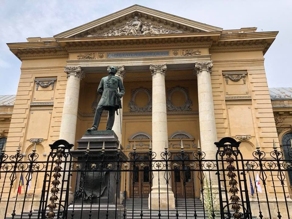 Carol Davila's statue, Bucharest (by Adrian Thomas) (1).jpg